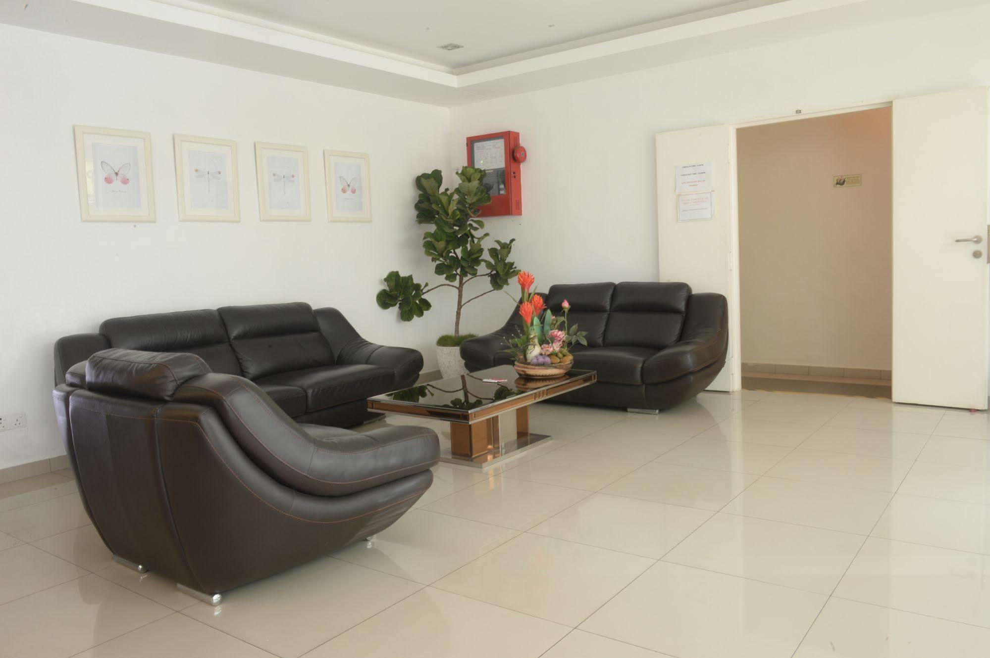 Brezza Hotel Lumut Exterior foto